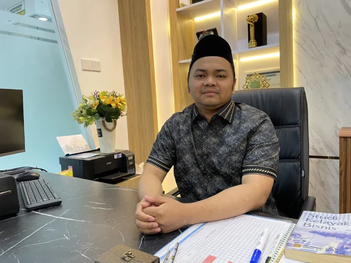 Mengenal Dr. H. Anas Al Hifni, S.E.I., M.Si. - Tokoh Penggerak Ekonomi Muda Jawa Timur