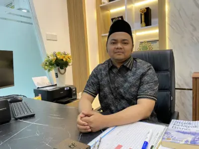 Mengenal Dr. H. Anas Al Hifni, S.E.I., M.Si. - Tokoh Penggerak Ekonomi Muda Jawa Timur